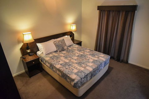 The Crossing Motel - Sunshine Coast Guide 6