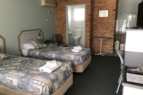 The Crossing Motel - Sunshine Coast Guide 4