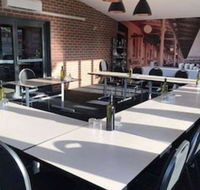 The Crossing Motel - Sunshine Coast Guide