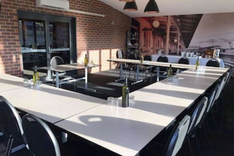 The Crossing Motel - Sunshine Coast Guide 0