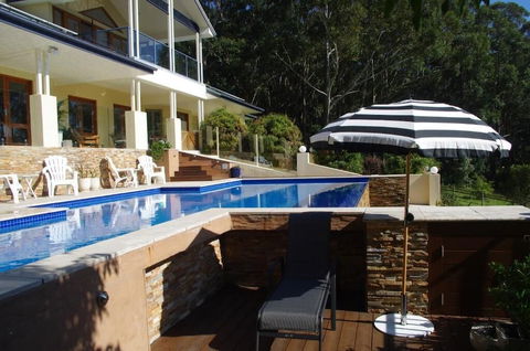 The Ridge Retreat At Mollymook - Sunshine Coast Guide 2