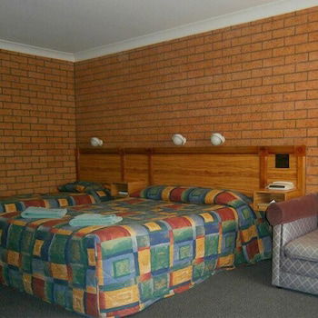 Aaron Inn Motel - Sunshine Coast Guide 5