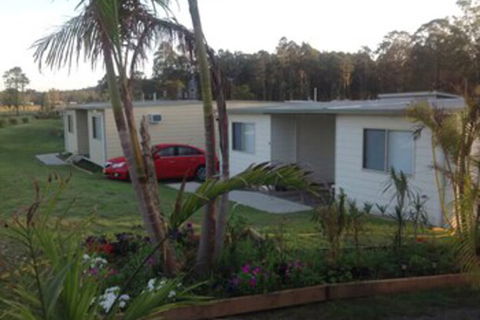 Australian Motor Homes Tourist Park - Sunshine Coast Guide 1