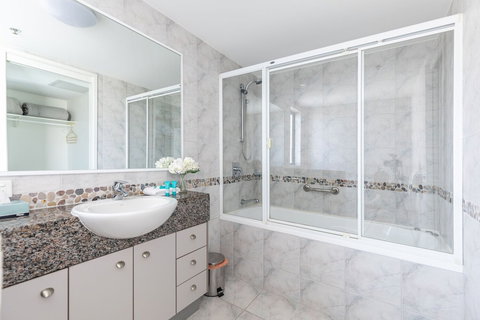 The Waterford Prestige Apartments - Sunshine Coast Guide 3