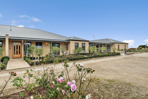 The Oxley Estate - Sunshine Coast Guide 1