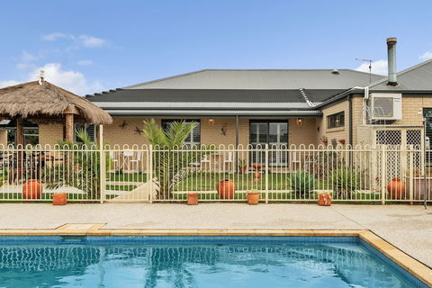 The Oxley Estate - Sunshine Coast Guide 4