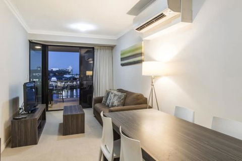 Dolphin Quay Apartments - Sunshine Coast Guide 4