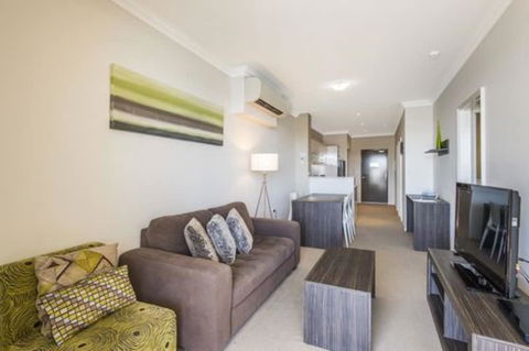 Dolphin Quay Apartments - Sunshine Coast Guide 3