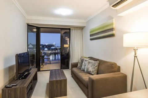Dolphin Quay Apartments - Sunshine Coast Guide 6