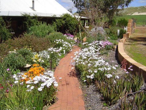 Hillside Country Retreat - Sunshine Coast Guide 1