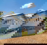 Bike  Bird Accommodation - Sunshine Coast Guide