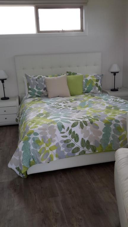 Bass Coast Country Cottages - Sunshine Coast Guide 2