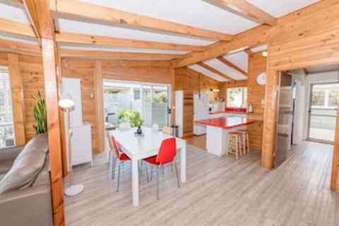 Acacia Cottage - Sunshine Coast Guide 0