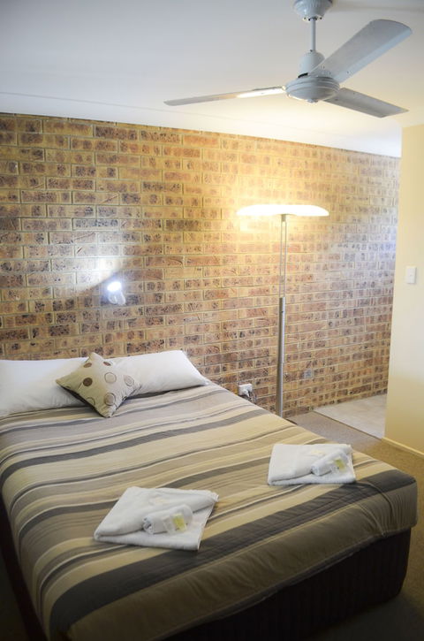 Golden Beach Motor Inn - Sunshine Coast Guide 5
