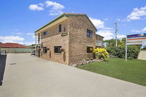 Golden Beach Motor Inn - Sunshine Coast Guide 0