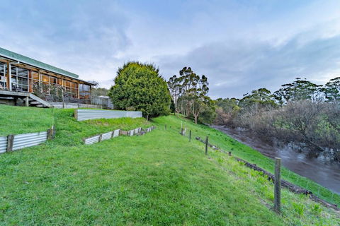 Platypus Waters B & B - Sunshine Coast Guide 3