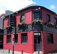 Queens Head Hotel - Sunshine Coast Guide