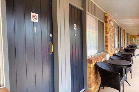 Almond Inn Motel - Sunshine Coast Guide 2