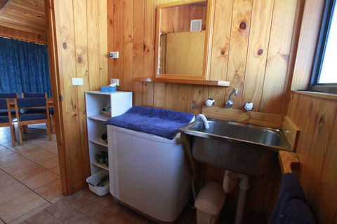 Woodbine Park Eco Cabins - Sunshine Coast Guide 6