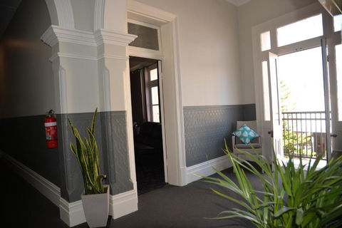 Geraldton Backpackers - Sunshine Coast Guide 5