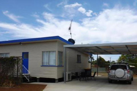 Holiday House Clermont - Sunshine Coast Guide 0