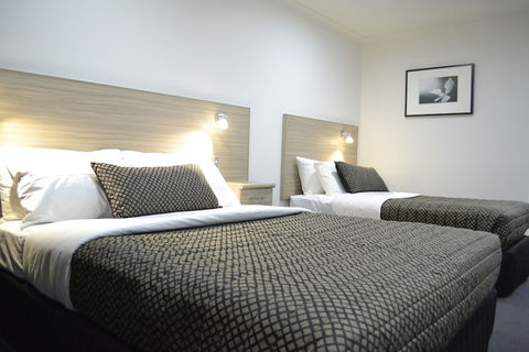 Hamilton Lonsdale Motel - Sunshine Coast Guide 4