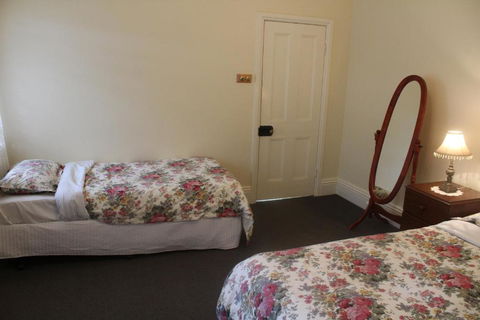 Benambra Bed & Breakfast - Sunshine Coast Guide 6