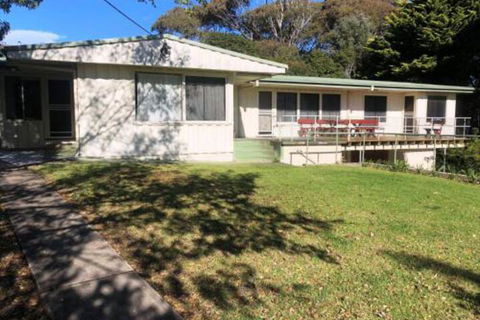 14 Bay Street - Sunshine Coast Guide 2