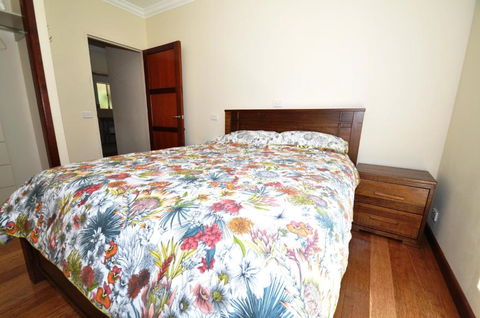 11 Barkala St. Dalmeny - Sunshine Coast Guide 1
