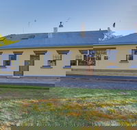 White's Corner - Sunshine Coast Guide