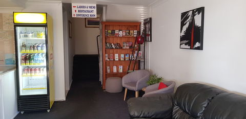 Alexander Motel - Sunshine Coast Guide 1