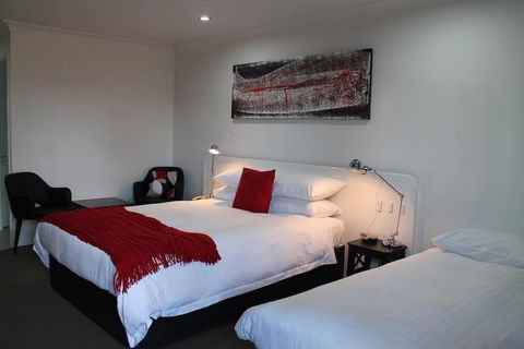 Alexander Motel - Sunshine Coast Guide 4