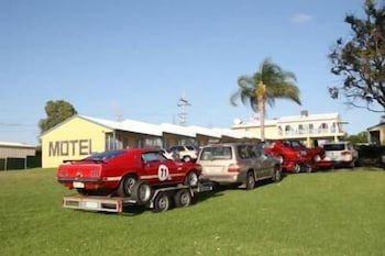 Alexander Motel - Sunshine Coast Guide 0