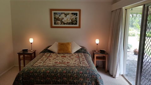 Mescal's At Pampoolah B&B - Sunshine Coast Guide 2