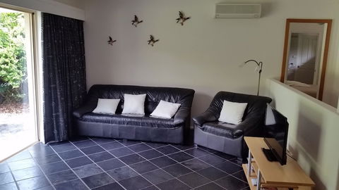 Mescal's At Pampoolah B&B - Sunshine Coast Guide 3
