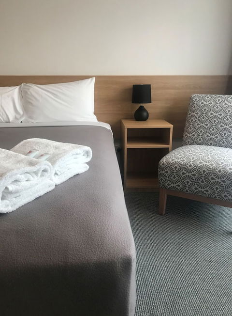 Voyager Motel - Sunshine Coast Guide 6