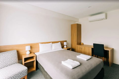 Voyager Motel - Sunshine Coast Guide 2