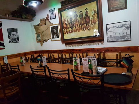 Amigo's Bar & Grill - Sunshine Coast Guide 0
