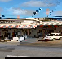 Cumberland Hotel - Sunshine Coast Guide