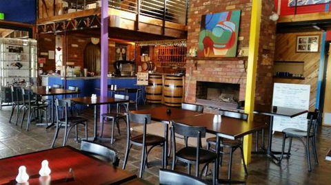 Rainbow Gallery Cafe - Sunshine Coast Guide 0