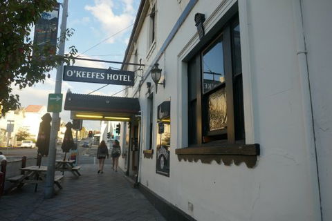 O'Keefe's Hotel - Sunshine Coast Guide 0