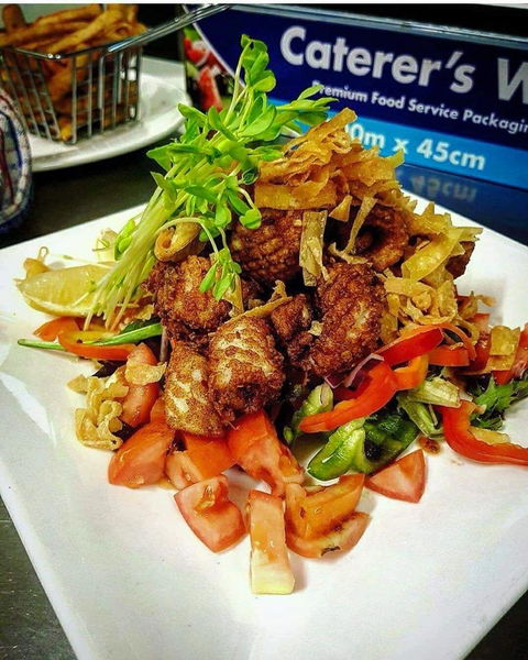 O'Keefe's Hotel - Sunshine Coast Guide 1