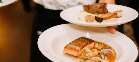 Oskars On Burleigh - Sunshine Coast Guide 2