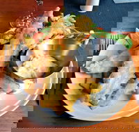 Ellalong Hotel Pizza and Restaurant - Sunshine Coast Guide