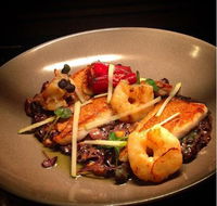Gryphons Caffe Bar - Sunshine Coast Guide