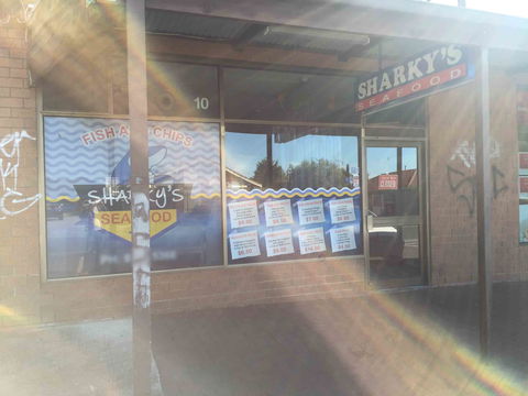 Sharky's Seafood - Sunshine Coast Guide 0
