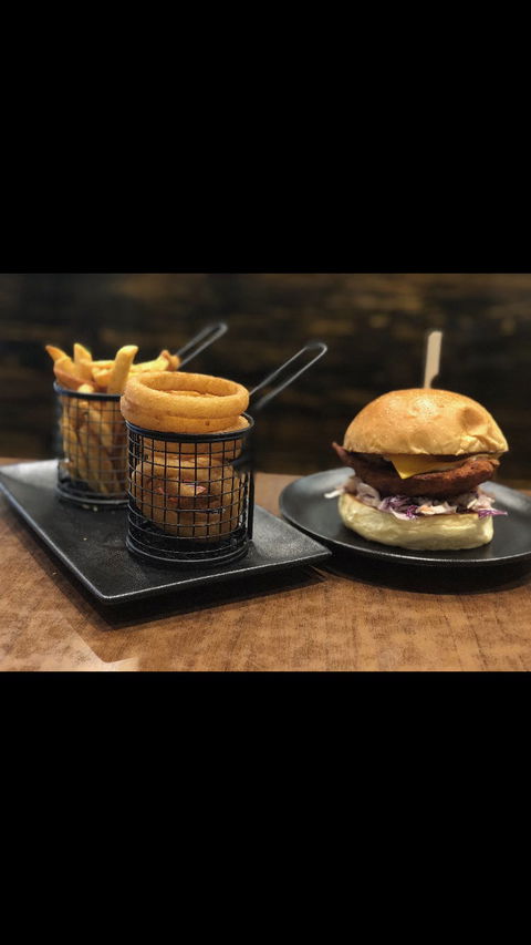 House Of Burgers - Sunshine Coast Guide 0
