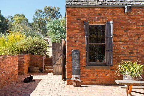 Sally's Paddock At Redbank Winery - Sunshine Coast Guide 0