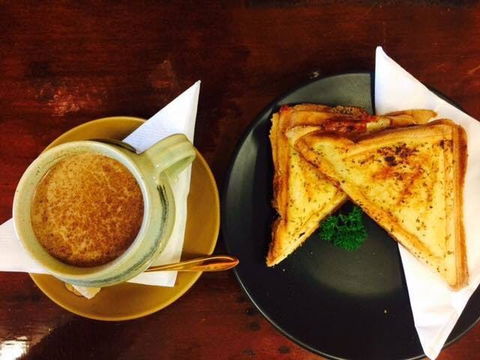 Mumma Sab's - Sunshine Coast Guide 0