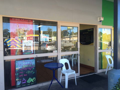 Pipi's Seafood - Sunshine Coast Guide 0